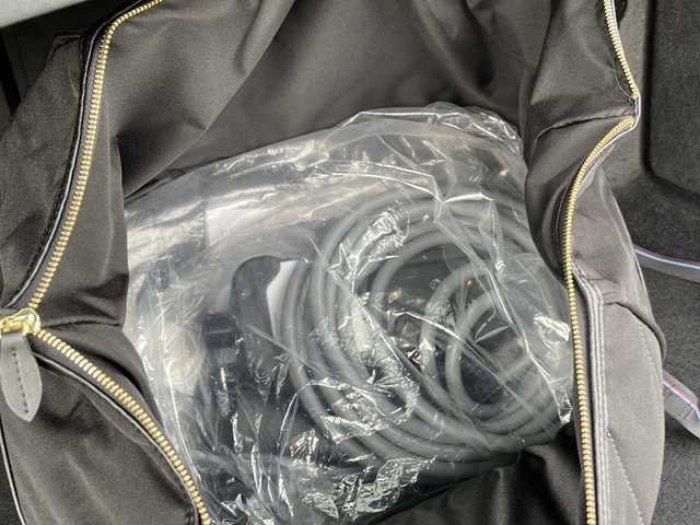 ＢＭＷ ＢＭＷ ＸＭ 東京都 2023(令5)年 1万km サファイアブラックP 新車時保証書　取扱説明書　整備記録簿/ドライビングアシスト/ヒル・スタート・アシスト/トラフィック・サイン・アシスト/緊急時のブレーキ・アシスト/ステアリング&レーン・コントロール・アシスト/ACC（アクティブ・クルーズ・コントロール）/レーン・チェンジ・ウォーニング＆レーン・チェンジ・アシスト/パーキング・アシスト/純正ナビ/フルセグTV/USB/BT/AppleCarplay/360度カメラ　ETC2.0/Bowers＆Wilkins　/ヘッドアップディスプレイ/ワイヤレスチャージ/フロントメモリー付パワーシート【マッサージ付】/レザーシート/全席シートヒーター/Fベンチレーター/LEDヘッドライト/オートライト/パワーバックドア/スマートキー×２/純正23インチアルミ