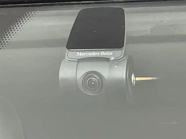 メルセデス・ベンツ ゲレンデヴァーゲン Ｇ３５０ｄ 道央・札幌 2017(平29)年 3.8万km オブシディアンブラックM ・ラグジュアリーパッケージ/・スライディングルーフ/・本革シート/・ハーマンカードンサウンド/・AMGオーバーフェンダー/・COMANDシステム/・8インチワイドディスプレイ/　CD/DVD/SD/BT/フルセグ/・バック/サイドカメラ/・ETC/・純正ドライブレコーダー/・ブラインドスポットモニター/・クルーズコントロール/・イージーエントリー/・ステアリングスイッチ/・パドルシフト/・ディファレンシャルロック/・トランスファースイッチ/・前席メモリー付パワーシート/・電動ランバーサポート/・全席シートヒーター/・LEDヘッドライト/・LEDドライビングライト/・LEDハイマウントストップ/・ステンレス製サイドステップ/・純正フロアマット