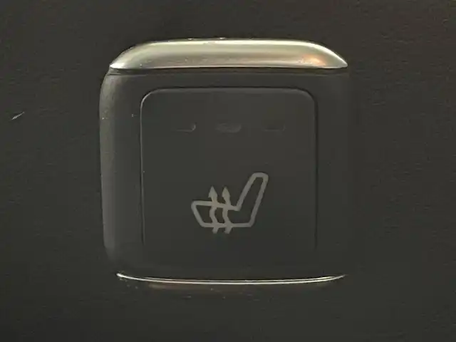 メルセデス・ベンツ ゲレンデヴァーゲン Ｇ３５０ｄ 道央・札幌 2017(平29)年 3.8万km オブシディアンブラックM ・ラグジュアリーパッケージ/・スライディングルーフ/・本革シート/・ハーマンカードンサウンド/・AMGオーバーフェンダー/・COMANDシステム/・8インチワイドディスプレイ/　CD/DVD/SD/BT/フルセグ/・バック/サイドカメラ/・ETC/・純正ドライブレコーダー/・ブラインドスポットモニター/・クルーズコントロール/・イージーエントリー/・ステアリングスイッチ/・パドルシフト/・ディファレンシャルロック/・トランスファースイッチ/・前席メモリー付パワーシート/・電動ランバーサポート/・全席シートヒーター/・LEDヘッドライト/・LEDドライビングライト/・LEDハイマウントストップ/・ステンレス製サイドステップ/・純正フロアマット