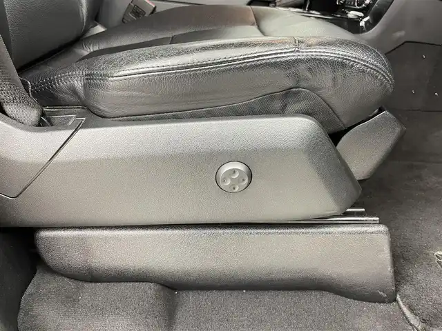 メルセデス・ベンツ ゲレンデヴァーゲン Ｇ３５０ｄ 道央・札幌 2017(平29)年 3.8万km オブシディアンブラックM ・ラグジュアリーパッケージ/・スライディングルーフ/・本革シート/・ハーマンカードンサウンド/・AMGオーバーフェンダー/・COMANDシステム/・8インチワイドディスプレイ/　CD/DVD/SD/BT/フルセグ/・バック/サイドカメラ/・ETC/・純正ドライブレコーダー/・ブラインドスポットモニター/・クルーズコントロール/・イージーエントリー/・ステアリングスイッチ/・パドルシフト/・ディファレンシャルロック/・トランスファースイッチ/・前席メモリー付パワーシート/・電動ランバーサポート/・全席シートヒーター/・LEDヘッドライト/・LEDドライビングライト/・LEDハイマウントストップ/・ステンレス製サイドステップ/・純正フロアマット