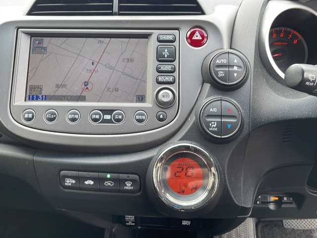 ホンダ フィット X 岩手県 2011(平23)年 7.5万km プレミアムホワイトパール 寒冷地仕様 ナビ ワンセグ クルーズコントロール ビルドインETC ステアリングスイッチ 電格ミラー ミラーヒーター シートヒーター エンジンスターター