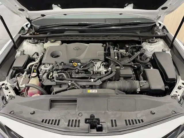 トヨタ カムリ WS 三重県 2019(令1)年 6.9万km プラチナホワイトパールマイカ ハイブリッド/FF/MTモード付フロアCVT/純正 9インチナビ NSZT-Y68T/（AM/FM/CD/DVD/TV/SD/SDREC/Bluetooth）/バックガイドモニター/ビルトイン ETC/Toyota Safety Sense/・PCS：プリクラッシュセーフティ/・LDA：レーンディパーチャーアラート（ステアリング制御付）/・レーダークルコン（全車速追従機能付）/・オートハイビーム/・【OP】インテリジェントクリアランスソナー［パーキングサポートブレーキ（静止物）］/装備/・ハーフレザーシート/・パワーシート（D8way＋ランバーサポート）/・左右独立オートエアコン/・EPB：電子パーキングブレーキ/・オートライト/・LED ヘッドランプ＋フロントフォグランプ/・ステアリングスイッチ/・純正17inAW/・保/取/・D記録簿 R1/R2/R3/R4/R6/・スマートキーx2/など