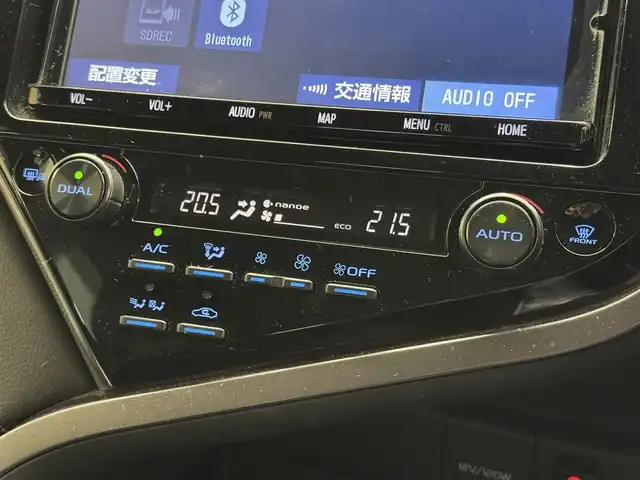 トヨタ カムリ WS 三重県 2019(令1)年 6.9万km プラチナホワイトパールマイカ ハイブリッド/FF/MTモード付フロアCVT/純正 9インチナビ NSZT-Y68T/（AM/FM/CD/DVD/TV/SD/SDREC/Bluetooth）/バックガイドモニター/ビルトイン ETC/Toyota Safety Sense/・PCS：プリクラッシュセーフティ/・LDA：レーンディパーチャーアラート（ステアリング制御付）/・レーダークルコン（全車速追従機能付）/・オートハイビーム/・【OP】インテリジェントクリアランスソナー［パーキングサポートブレーキ（静止物）］/装備/・ハーフレザーシート/・パワーシート（D8way＋ランバーサポート）/・左右独立オートエアコン/・EPB：電子パーキングブレーキ/・オートライト/・LED ヘッドランプ＋フロントフォグランプ/・ステアリングスイッチ/・純正17inAW/・保/取/・D記録簿 R1/R2/R3/R4/R6/・スマートキーx2/など