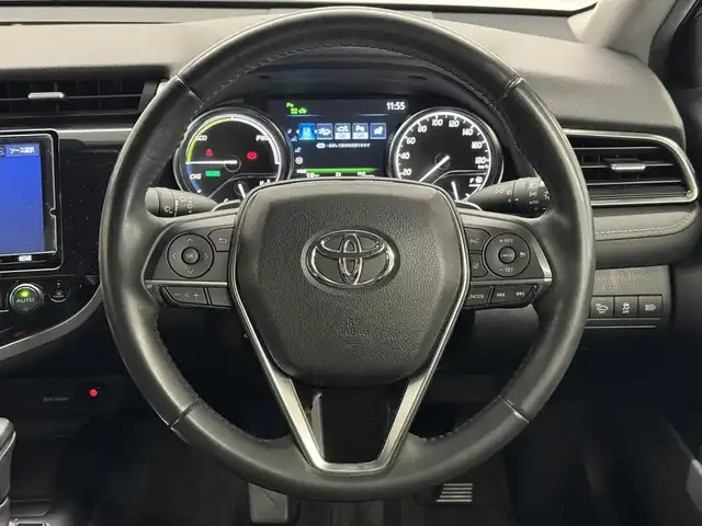 トヨタ カムリ WS 三重県 2019(令1)年 6.9万km プラチナホワイトパールマイカ ハイブリッド/FF/MTモード付フロアCVT/純正 9インチナビ NSZT-Y68T/（AM/FM/CD/DVD/TV/SD/SDREC/Bluetooth）/バックガイドモニター/ビルトイン ETC/Toyota Safety Sense/・PCS：プリクラッシュセーフティ/・LDA：レーンディパーチャーアラート（ステアリング制御付）/・レーダークルコン（全車速追従機能付）/・オートハイビーム/・【OP】インテリジェントクリアランスソナー［パーキングサポートブレーキ（静止物）］/装備/・ハーフレザーシート/・パワーシート（D8way＋ランバーサポート）/・左右独立オートエアコン/・EPB：電子パーキングブレーキ/・オートライト/・LED ヘッドランプ＋フロントフォグランプ/・ステアリングスイッチ/・純正17inAW/・保/取/・D記録簿 R1/R2/R3/R4/R6/・スマートキーx2/など