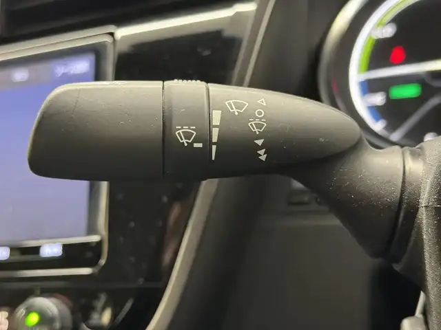 トヨタ カムリ WS 三重県 2019(令1)年 6.9万km プラチナホワイトパールマイカ ハイブリッド/FF/MTモード付フロアCVT/純正 9インチナビ NSZT-Y68T/（AM/FM/CD/DVD/TV/SD/SDREC/Bluetooth）/バックガイドモニター/ビルトイン ETC/Toyota Safety Sense/・PCS：プリクラッシュセーフティ/・LDA：レーンディパーチャーアラート（ステアリング制御付）/・レーダークルコン（全車速追従機能付）/・オートハイビーム/・【OP】インテリジェントクリアランスソナー［パーキングサポートブレーキ（静止物）］/装備/・ハーフレザーシート/・パワーシート（D8way＋ランバーサポート）/・左右独立オートエアコン/・EPB：電子パーキングブレーキ/・オートライト/・LED ヘッドランプ＋フロントフォグランプ/・ステアリングスイッチ/・純正17inAW/・保/取/・D記録簿 R1/R2/R3/R4/R6/・スマートキーx2/など