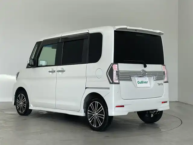 ダイハツ タント カスタム RS トップED SA Ⅲ 埼玉県 2017(平29)年 6.2万km パールホワイトⅢ 純正８インチナビ　バックカメラ　両側パワースライドドア　シートヒーター　ＥＴＣ　ハーフレザー　社外マフラー　純正アルミ　ＬＥＤライト　ＣＤ　ＤＶＤ　Ｂｌｕｅｔｏｏｔｈ　地デジフルセグＴＶ　　HDMI USB スマートキー　オートライト　スマートキー