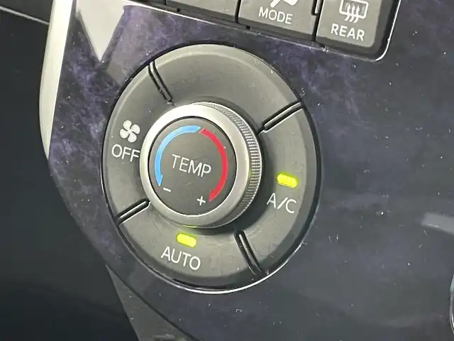 ダイハツ タント カスタム RS トップED SA Ⅲ 埼玉県 2017(平29)年 6.2万km パールホワイトⅢ 純正８インチナビ　バックカメラ　両側パワースライドドア　シートヒーター　ＥＴＣ　ハーフレザー　社外マフラー　純正アルミ　ＬＥＤライト　ＣＤ　ＤＶＤ　Ｂｌｕｅｔｏｏｔｈ　地デジフルセグＴＶ　　HDMI USB スマートキー　オートライト　スマートキー
