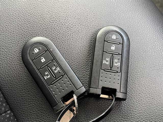 ダイハツ タント カスタム RS トップED SA Ⅲ 熊本県 2017(平29)年 6.2万km パールホワイトⅢ 純正8インチナビ/・フルセグTV/CD/DVD/SD/HDMI/Bluetooth/バックカメラ/両側パワースライドドア/ハーフレザーシート/D席シートヒーター/衝突被害軽減ブレーキ/車線逸脱警報機能/ISOFIX対応/後席用サイドサンシェード/革巻きステアリング/ステアリングリモコン/プッシュスタート/スマートキー/ETC/ウィンカーミラー/オートハイビーム/純正LEDヘッドライト/純正LEDフォグライト/純正15インチアルミ/純正フロアマット/純正ドアバイザ―/スペアキー１本