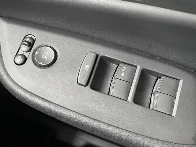 ホンダ フィット ホーム 山口県 2020(令2)年 2.8万km クリスタルブラックパール ワンオーナー/コーナーセンサー/衝突被害軽減ブレーキ/レーダークルーズコントロール/レーンアシスト/オートマチックハイビーム/LEDオートヘッドライト/スマートキー/CD AUX/アイドリングストップ/ヘッドライトレベライザー/横滑り防止/電動パーキングブレーキ/保証書 取説/禁煙車