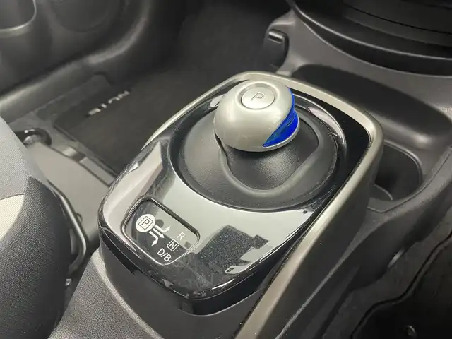 日産 ノート e－パワー X 茨城県 2020(令2)年 4.1万km スーパーブラック 純正ナビ/フルセグ/衝突被害軽減ブレーキ/車線逸脱抑制装置/オートマチックハイビーム/ソナー/ETC/純正15インチAW/スマートキー/スタットレスタイヤ積込