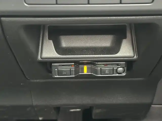 マツダ ＭＸ－３０ 宮城県 2020(令2)年 2.3万km ジェットブラックマイカ 【メーカーオプション】/ベーシックパッケージ/セーフティパッケージ/・クルージングトラフィックサポート/・スマートブレーキサポート（右直事故回避アシスト）/・前側方接近検知/・アダプティブLEDヘッドランプ/・シグネチャーLEDランプ/・デイライト/360°セーフティパッケージ/・360度ビューモニター/・ドライバーアテンションアラート/ユーティリティパッケージ/・ステアリングヒーター/・メモリー機能付パワーシート/・シートヒーター/エクステリアパッケージ/インテリアパッケージ（ホワイト内装）/BOSEサウンドシステム/＝＝＝/i-ACTIVSENSE/・ブラインドスポットモニタリング/・レーンキープアシストシステム/・後側方接近車両検知/・レーダークルーズコントロール/・緊急時車線維持支援/・ドライバーアテンションアラート/・車線逸脱警報/・ハイビームコントロールシステム/・AT誤発進抑制制御/・スマートブレーキサポート/純正ナビ/【BT・USB・HDMI・フルセグTV】/ETC/ハーフレザーシート/電動パーキングブレーキ/ブレーキホールド/オートライト/スマートキー＆プッシュスタート
