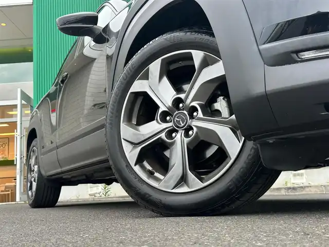 マツダ ＭＸ－３０ 宮城県 2020(令2)年 2.3万km ジェットブラックマイカ 【メーカーオプション】/ベーシックパッケージ/セーフティパッケージ/・クルージングトラフィックサポート/・スマートブレーキサポート（右直事故回避アシスト）/・前側方接近検知/・アダプティブLEDヘッドランプ/・シグネチャーLEDランプ/・デイライト/360°セーフティパッケージ/・360度ビューモニター/・ドライバーアテンションアラート/ユーティリティパッケージ/・ステアリングヒーター/・メモリー機能付パワーシート/・シートヒーター/エクステリアパッケージ/インテリアパッケージ（ホワイト内装）/BOSEサウンドシステム/＝＝＝/i-ACTIVSENSE/・ブラインドスポットモニタリング/・レーンキープアシストシステム/・後側方接近車両検知/・レーダークルーズコントロール/・緊急時車線維持支援/・ドライバーアテンションアラート/・車線逸脱警報/・ハイビームコントロールシステム/・AT誤発進抑制制御/・スマートブレーキサポート/純正ナビ/【BT・USB・HDMI・フルセグTV】/ETC/ハーフレザーシート/電動パーキングブレーキ/ブレーキホールド/オートライト/スマートキー＆プッシュスタート