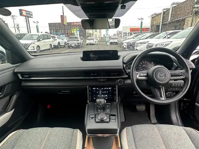 マツダ ＭＸ－３０ 宮城県 2020(令2)年 2.3万km ジェットブラックマイカ 【メーカーオプション】/ベーシックパッケージ/セーフティパッケージ/・クルージングトラフィックサポート/・スマートブレーキサポート（右直事故回避アシスト）/・前側方接近検知/・アダプティブLEDヘッドランプ/・シグネチャーLEDランプ/・デイライト/360°セーフティパッケージ/・360度ビューモニター/・ドライバーアテンションアラート/ユーティリティパッケージ/・ステアリングヒーター/・メモリー機能付パワーシート/・シートヒーター/エクステリアパッケージ/インテリアパッケージ（ホワイト内装）/BOSEサウンドシステム/＝＝＝/i-ACTIVSENSE/・ブラインドスポットモニタリング/・レーンキープアシストシステム/・後側方接近車両検知/・レーダークルーズコントロール/・緊急時車線維持支援/・ドライバーアテンションアラート/・車線逸脱警報/・ハイビームコントロールシステム/・AT誤発進抑制制御/・スマートブレーキサポート/純正ナビ/【BT・USB・HDMI・フルセグTV】/ETC/ハーフレザーシート/電動パーキングブレーキ/ブレーキホールド/オートライト/スマートキー＆プッシュスタート