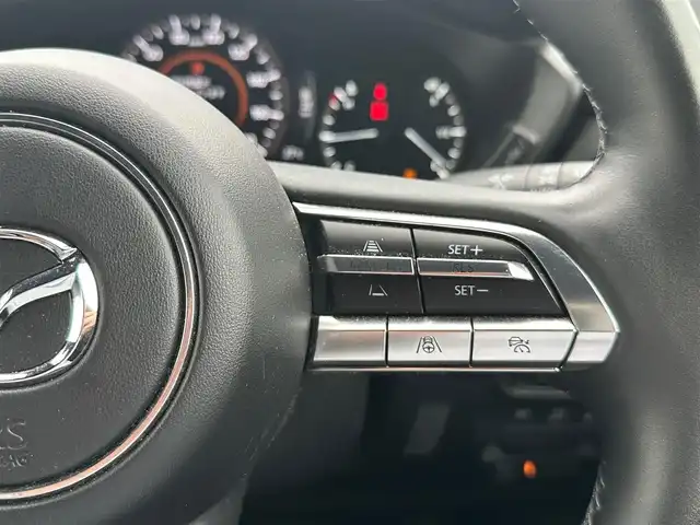 マツダ ＭＸ－３０ 宮城県 2020(令2)年 2.3万km ジェットブラックマイカ 【メーカーオプション】/ベーシックパッケージ/セーフティパッケージ/・クルージングトラフィックサポート/・スマートブレーキサポート（右直事故回避アシスト）/・前側方接近検知/・アダプティブLEDヘッドランプ/・シグネチャーLEDランプ/・デイライト/360°セーフティパッケージ/・360度ビューモニター/・ドライバーアテンションアラート/ユーティリティパッケージ/・ステアリングヒーター/・メモリー機能付パワーシート/・シートヒーター/エクステリアパッケージ/インテリアパッケージ（ホワイト内装）/BOSEサウンドシステム/＝＝＝/i-ACTIVSENSE/・ブラインドスポットモニタリング/・レーンキープアシストシステム/・後側方接近車両検知/・レーダークルーズコントロール/・緊急時車線維持支援/・ドライバーアテンションアラート/・車線逸脱警報/・ハイビームコントロールシステム/・AT誤発進抑制制御/・スマートブレーキサポート/純正ナビ/【BT・USB・HDMI・フルセグTV】/ETC/ハーフレザーシート/電動パーキングブレーキ/ブレーキホールド/オートライト/スマートキー＆プッシュスタート