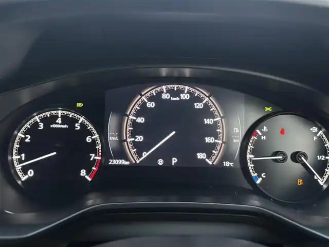 マツダ ＭＸ－３０ モダンコンフィデンス 熊本県 2020(令2)年 2.3万km ジェットブラックマイカ 【メーカーオプション】/ベーシックパッケージ/セーフティパッケージ/・クルージングトラフィックサポート/・スマートブレーキサポート（右直事故回避アシスト）/・前側方接近検知/・アダプティブLEDヘッドランプ/・シグネチャーLEDランプ/・デイライト/360°セーフティパッケージ/・360度ビューモニター/・ドライバーアテンションアラート/ユーティリティパッケージ/・ステアリングヒーター/・メモリー機能付パワーシート/・シートヒーター/エクステリアパッケージ/インテリアパッケージ（ホワイト内装）/BOSEサウンドシステム/＝＝＝/i-ACTIVSENSE/・ブラインドスポットモニタリング/・レーンキープアシストシステム/・後側方接近車両検知/・レーダークルーズコントロール/・緊急時車線維持支援/・ドライバーアテンションアラート/・車線逸脱警報/・ハイビームコントロールシステム/・AT誤発進抑制制御/・スマートブレーキサポート/純正ナビ/【BT・USB・HDMI・フルセグTV】/ETC/ハーフレザーシート/電動パーキングブレーキ/ブレーキホールド/LEDオートライト/スマートキー/プッシュスタート