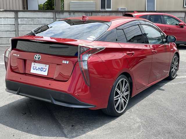 トヨタ プリウス A ツーリングセレクション 長野県 2016(平28)年 13.7万km エモーショナルレッド (株)IDOMが運営する【じしゃロン長野店】の自社ローン専用車両になります/こちらは現金またはオートローンご利用時の価格です。自社ローンご希望の方は別途その旨お申付け下さい./純正ナビ　（CD/DVD/BT）/フルセグTV/バックカメラ/ETC/クルーズコントロール/ステアリングスイッチ/純正フロアマット/社外アルミホイール/前後コーナーセンサー