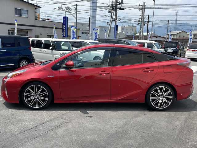 トヨタ プリウス A ツーリングセレクション 長野県 2016(平28)年 13.7万km エモーショナルレッド (株)IDOMが運営する【じしゃロン長野店】の自社ローン専用車両になります/こちらは現金またはオートローンご利用時の価格です。自社ローンご希望の方は別途その旨お申付け下さい./純正ナビ　（CD/DVD/BT）/フルセグTV/バックカメラ/ETC/クルーズコントロール/ステアリングスイッチ/純正フロアマット/社外アルミホイール/前後コーナーセンサー