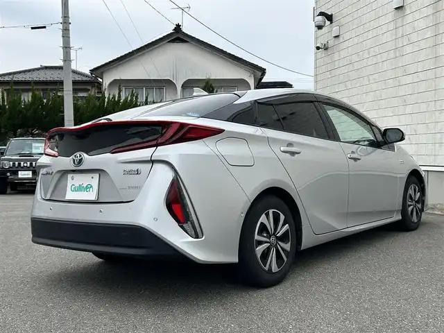 トヨタ プリウス ＰＨＶ A レザーパッケージ 山形県 2017(平29)年 9.2万km シルバーM 純正11.6インチナビ/・フルセグTV/AM/FM/Bluetooth/4WD/禁煙車/前後ドライブレコーダー/衝突被害軽減システム/バックカメラ/レーンキープアシスト/クルーズコントロール/前後コーナーセンサー/横滑り防止装置/アイドリングストップ/オートライト/オートハイビーム/純正LEDヘッドライト/D席パワーシート/プッシュスタート/ETC/スマートキー/取扱説明書
