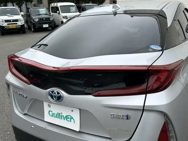 トヨタ プリウス ＰＨＶ A レザーパッケージ 山形県 2017(平29)年 9.2万km シルバーM 純正11.6インチナビ/・フルセグTV/AM/FM/Bluetooth/4WD/禁煙車/前後ドライブレコーダー/衝突被害軽減システム/バックカメラ/レーンキープアシスト/クルーズコントロール/前後コーナーセンサー/横滑り防止装置/アイドリングストップ/オートライト/オートハイビーム/純正LEDヘッドライト/D席パワーシート/プッシュスタート/ETC/スマートキー/取扱説明書
