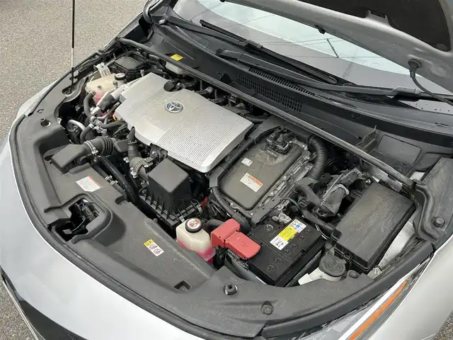 トヨタ プリウス ＰＨＶ A レザーパッケージ 山形県 2017(平29)年 9.2万km シルバーM 純正11.6インチナビ/・フルセグTV/AM/FM/Bluetooth/4WD/禁煙車/前後ドライブレコーダー/衝突被害軽減システム/バックカメラ/レーンキープアシスト/クルーズコントロール/前後コーナーセンサー/横滑り防止装置/アイドリングストップ/オートライト/オートハイビーム/純正LEDヘッドライト/D席パワーシート/プッシュスタート/ETC/スマートキー/取扱説明書