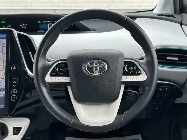 トヨタ プリウス ＰＨＶ A レザーパッケージ 山形県 2017(平29)年 9.2万km シルバーM 純正11.6インチナビ/・フルセグTV/AM/FM/Bluetooth/4WD/禁煙車/前後ドライブレコーダー/衝突被害軽減システム/バックカメラ/レーンキープアシスト/クルーズコントロール/前後コーナーセンサー/横滑り防止装置/アイドリングストップ/オートライト/オートハイビーム/純正LEDヘッドライト/D席パワーシート/プッシュスタート/ETC/スマートキー/取扱説明書