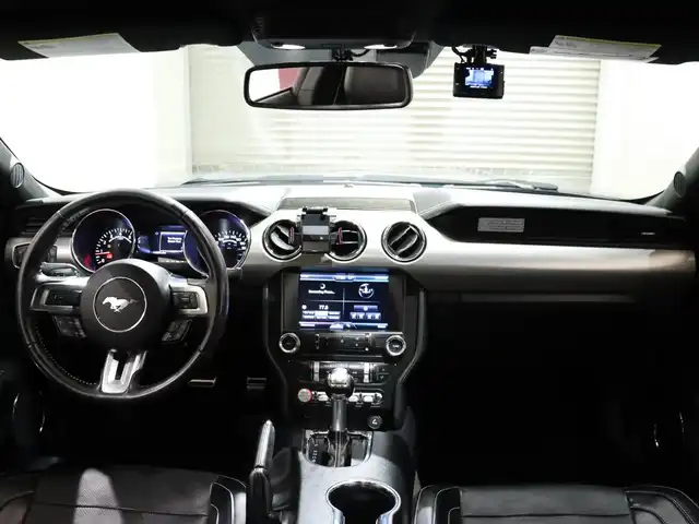 フォード マスタング 50イヤーズED 静岡県 2015(平27)年 5万km ガンＭ 左ハンドル350台限定/黒革シート/前席ベンチレーション/前席シートヒーター/ACC/バックカメラ/パーキングアシスト/前後ドラレコ(ZDR-016)/パドルシフト/アンビエントライト/スペアキー