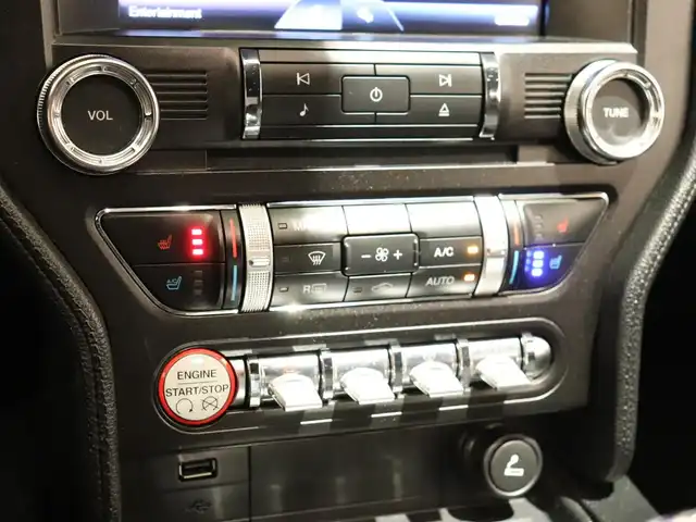 フォード マスタング 50イヤーズED 静岡県 2015(平27)年 5万km ガンＭ 左ハンドル350台限定/黒革シート/前席ベンチレーション/前席シートヒーター/ACC/バックカメラ/パーキングアシスト/前後ドラレコ(ZDR-016)/パドルシフト/アンビエントライト/スペアキー