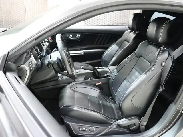 フォード マスタング 50イヤーズED 静岡県 2015(平27)年 5万km ガンＭ 左ハンドル350台限定/黒革シート/前席ベンチレーション/前席シートヒーター/ACC/バックカメラ/パーキングアシスト/前後ドラレコ(ZDR-016)/パドルシフト/アンビエントライト/スペアキー