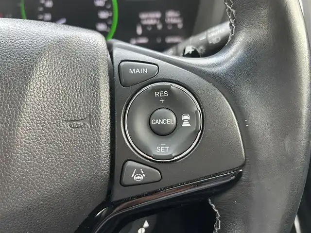ホンダ ヴェゼル ハイブリッド Z ホンダセンシング 静岡県 2019(令1)年 3.8万km クリスタルブラックパール 純正ナビ/　（Bluetooth/DVD/CD）/フルセグTV/バックカメラ/衝突被害軽減システム/追従クルーズコントロール/レーンキープアシスト/横滑り防止装置/ハーフレザーシート/前席シートヒーター/純正ビルトインETC/前後ドライブレコーダー/プッシュスタート/スマートキー/純正フロアマット/純正17インチアルミホイール/保証書/取扱説明書