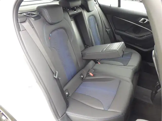 ＢＭＷ ＢＭＷ １１８ｄ Mスポーツ 千葉県 2021(令3)年 6.5万km 白 インテリジェントセーフティ/アクティブPDC緊急ブレーキ/パワーバックドア/純正HDDナビ/【Bluetooth接続】/バックカメラ/ドライブレコーダー（前後撮影）/運転席パワーシート/ハーフレザーシート/革巻きステアリング/ステアリングスイッチ/ミラー内蔵ETC/LEDヘッドライト/ウインカーミラー/純正18インチアルミホイル/サイド/カーテンエアバッグ/コンフォートアクセス