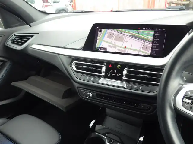 ＢＭＷ ＢＭＷ １１８ｄ Mスポーツ 千葉県 2021(令3)年 6.5万km 白 インテリジェントセーフティ/アクティブPDC緊急ブレーキ/パワーバックドア/純正HDDナビ/【Bluetooth接続】/バックカメラ/ドライブレコーダー（前後撮影）/運転席パワーシート/ハーフレザーシート/革巻きステアリング/ステアリングスイッチ/ミラー内蔵ETC/LEDヘッドライト/ウインカーミラー/純正18インチアルミホイル/サイド/カーテンエアバッグ/コンフォートアクセス