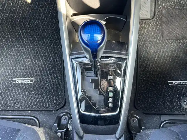 トヨタ カローラ フィールダー ハイブリッドG 鹿児島県 2015(平27)年 6.9万km ホワイトパールクリスタルシャイン Toyota Safety Sense C/純正ナビ/　　CD/DVD/BT/フルセグ/バックカメラ/クルーズコントロール/オートライト/布シート/ステアリングスイッチ/アイドリングストップ/スマートキー/ETC