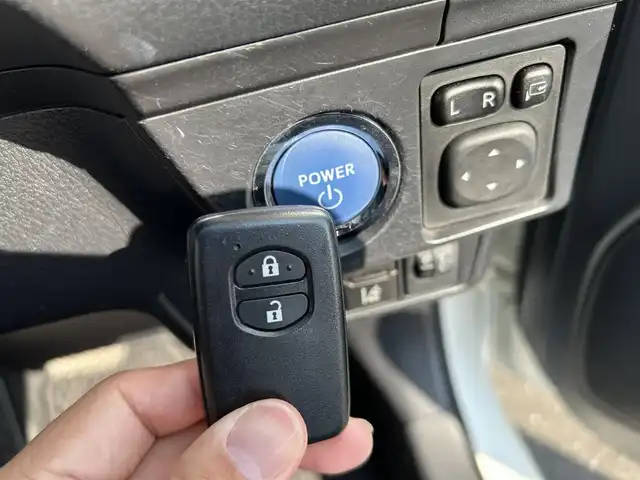 トヨタ カローラ フィールダー ハイブリッドG 鹿児島県 2015(平27)年 6.9万km ホワイトパールクリスタルシャイン Toyota Safety Sense C/純正ナビ/　　CD/DVD/BT/フルセグ/バックカメラ/クルーズコントロール/オートライト/布シート/ステアリングスイッチ/アイドリングストップ/スマートキー/ETC