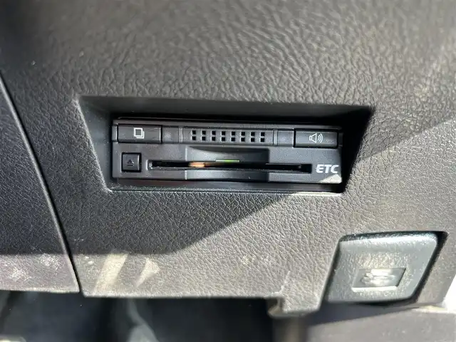 トヨタ カローラ フィールダー ハイブリッドG 鹿児島県 2015(平27)年 6.9万km ホワイトパールクリスタルシャイン Toyota Safety Sense C/純正ナビ/　　CD/DVD/BT/フルセグ/バックカメラ/クルーズコントロール/オートライト/布シート/ステアリングスイッチ/アイドリングストップ/スマートキー/ETC