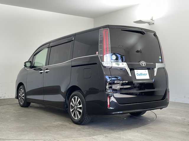 トヨタ エスクァイア Gi 兵庫県 2018(平30)年 1万km ブラック ・トヨタセーフティーセンス/・プリクラッシュセーフティ（レーザーレーダー＋単眼カメラ方式）/・レーンディパーチャーアラート/・オートマチックハイビーム/・先行車発進告知機能/・クルーズコントロール/・社外ナビ＆BT＆DVD＆CD/・バックカメラ/・両側パワースライドドア/・合皮シート/・前席シートヒーター/・革巻きステアリング/・ステアリングリモコン/・アイドリングストップ/・純正前ドライブレコーダー/・ETC/・スマートキー/・プッシュスタート/・フロアマット/・純正15インチアルミホイール/・社外15インチアルミホイール付冬タイヤ車載/・LEDヘッドライト/・LEDフロントフォグ/・オートライト/・ナノイー/・助手席側シートバックテーブル