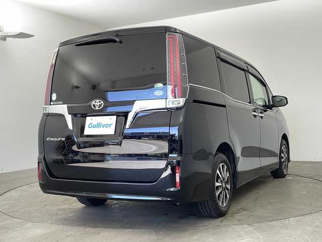 トヨタ エスクァイア Gi 兵庫県 2018(平30)年 1万km ブラック ・トヨタセーフティーセンス/・プリクラッシュセーフティ（レーザーレーダー＋単眼カメラ方式）/・レーンディパーチャーアラート/・オートマチックハイビーム/・先行車発進告知機能/・クルーズコントロール/・社外ナビ＆BT＆DVD＆CD/・バックカメラ/・両側パワースライドドア/・合皮シート/・前席シートヒーター/・革巻きステアリング/・ステアリングリモコン/・アイドリングストップ/・純正前ドライブレコーダー/・ETC/・スマートキー/・プッシュスタート/・フロアマット/・純正15インチアルミホイール/・社外15インチアルミホイール付冬タイヤ車載/・LEDヘッドライト/・LEDフロントフォグ/・オートライト/・ナノイー/・助手席側シートバックテーブル