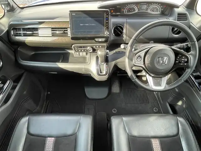 ホンダ Ｎ ＢＯＸ カスタム G EX ターボ ホンダセンシング 滋賀県 2018(平30)年 5.4万km ブリリアントスポーティブルーメタリック2トーン 純正8インチナビ(VXU-185NBi)/(AM/FM/CD/DVD/BT/フルセグTV)/バックカメラ/ビルトインETC/両側パワースライドドア/ホンダセンシング/・衝突軽減ブレーキ/・レーントレーシングアシスト/・レーダークルーズコントロール/横滑り防止装置/革巻きステアリング/ステアリングスイッチ/パドルシフト/オートライト/純正フロアマット/電格ウインカーミラー