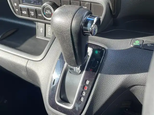 ホンダ Ｎ ＢＯＸ カスタム G EX ターボ ホンダセンシング 滋賀県 2018(平30)年 5.4万km ブリリアントスポーティブルーメタリック2トーン 純正8インチナビ(VXU-185NBi)/(AM/FM/CD/DVD/BT/フルセグTV)/バックカメラ/ビルトインETC/両側パワースライドドア/ホンダセンシング/・衝突軽減ブレーキ/・レーントレーシングアシスト/・レーダークルーズコントロール/横滑り防止装置/革巻きステアリング/ステアリングスイッチ/パドルシフト/オートライト/純正フロアマット/電格ウインカーミラー