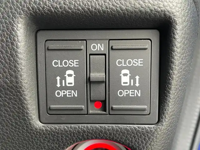 ホンダ Ｎ ＢＯＸ カスタム G EX ターボ ホンダセンシング 滋賀県 2018(平30)年 5.4万km ブリリアントスポーティブルーメタリック2トーン 純正8インチナビ(VXU-185NBi)/(AM/FM/CD/DVD/BT/フルセグTV)/バックカメラ/ビルトインETC/両側パワースライドドア/ホンダセンシング/・衝突軽減ブレーキ/・レーントレーシングアシスト/・レーダークルーズコントロール/横滑り防止装置/革巻きステアリング/ステアリングスイッチ/パドルシフト/オートライト/純正フロアマット/電格ウインカーミラー