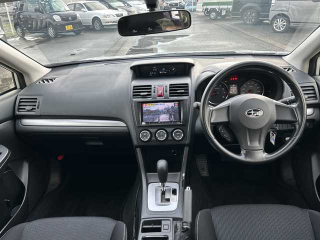 スバル インプレッサ スポーツ 1．6i－L 富山県 2012(平24)年 3.8万km サテンホワイトパール ワンオーナー/社外メモリナビ（AVIC-MRZ09）/フルセグテレビ/バックカメラ/アイドリングストップ/ETC/ドアバイザー/純正フロアマット/ドアバイザー/HIDヘッドライト/フォグランプ/横滑り防止装置/純正15インチAW/保証書/取説/点検記録整備簿