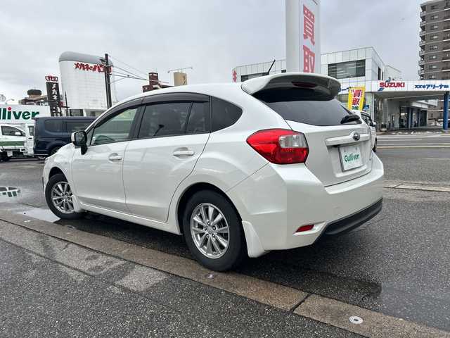 スバル インプレッサ スポーツ 1．6i－L 富山県 2012(平24)年 3.8万km サテンホワイトパール ワンオーナー/社外メモリナビ（AVIC-MRZ09）/フルセグテレビ/バックカメラ/アイドリングストップ/ETC/ドアバイザー/純正フロアマット/ドアバイザー/HIDヘッドライト/フォグランプ/横滑り防止装置/純正15インチAW/保証書/取説/点検記録整備簿