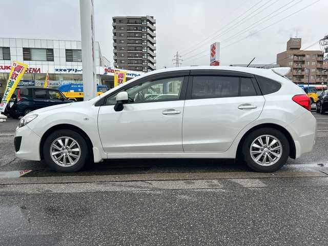 スバル インプレッサ スポーツ 1．6i－L 富山県 2012(平24)年 3.8万km サテンホワイトパール ワンオーナー/社外メモリナビ（AVIC-MRZ09）/フルセグテレビ/バックカメラ/アイドリングストップ/ETC/ドアバイザー/純正フロアマット/ドアバイザー/HIDヘッドライト/フォグランプ/横滑り防止装置/純正15インチAW/保証書/取説/点検記録整備簿