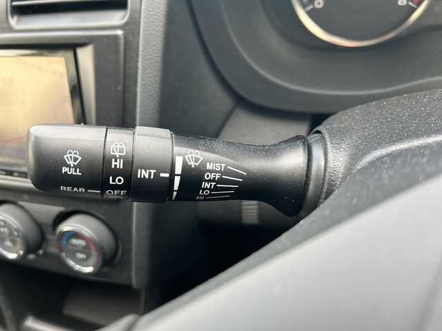 スバル インプレッサ スポーツ 1．6i－L 富山県 2012(平24)年 3.8万km サテンホワイトパール ワンオーナー/社外メモリナビ（AVIC-MRZ09）/フルセグテレビ/バックカメラ/アイドリングストップ/ETC/ドアバイザー/純正フロアマット/ドアバイザー/HIDヘッドライト/フォグランプ/横滑り防止装置/純正15インチAW/保証書/取説/点検記録整備簿