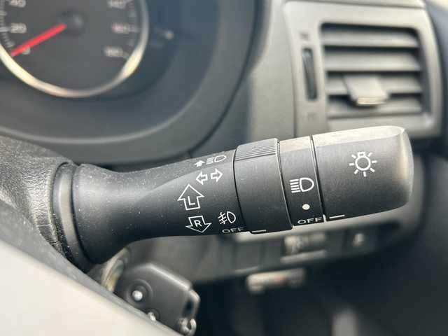 スバル インプレッサ スポーツ 1．6i－L 富山県 2012(平24)年 3.8万km サテンホワイトパール ワンオーナー/社外メモリナビ（AVIC-MRZ09）/フルセグテレビ/バックカメラ/アイドリングストップ/ETC/ドアバイザー/純正フロアマット/ドアバイザー/HIDヘッドライト/フォグランプ/横滑り防止装置/純正15インチAW/保証書/取説/点検記録整備簿