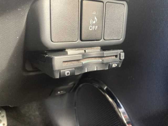 トヨタ アクア G G’s 三重県 2014(平26)年 7.3万km グレーメタリック (株)IDOMが運営する【じしゃロン四日市店】の自社ローン専用車両になります。こちらは現金またはオートローンご利用時の価格です。自社ローンご希望の方は別途その旨お申付け下さい/純正SDナビ（CD/BT/AM/FM）/ワンセグTV/ETC/Gs仕様ハーフレザーシート/Gs仕様純正17インチAW/LEDBEAM/プッシュスタート/スマートキー/横滑り防止