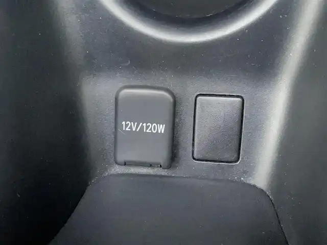 トヨタ プリウス S 島根県 2016(平28)年 6.6万km ホワイトパールクリスタルシャイン ワンオーナー　/純正ＳＤナビ　/フルセグ　/Ｂｌｕｅｔｏｏｔｈ　/バックカメラ　/ビルトインＥＴＣ　/オートハイビーム／ライト　/衝突軽減システム　/純正ＬＥＤライト　/純正フロアマット　/保証書　/取扱説明書　/スペアキー１本