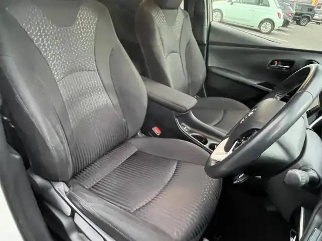 トヨタ プリウス S 島根県 2016(平28)年 6.6万km ホワイトパールクリスタルシャイン ワンオーナー　/純正ＳＤナビ　/フルセグ　/Ｂｌｕｅｔｏｏｔｈ　/バックカメラ　/ビルトインＥＴＣ　/オートハイビーム／ライト　/衝突軽減システム　/純正ＬＥＤライト　/純正フロアマット　/保証書　/取扱説明書　/スペアキー１本