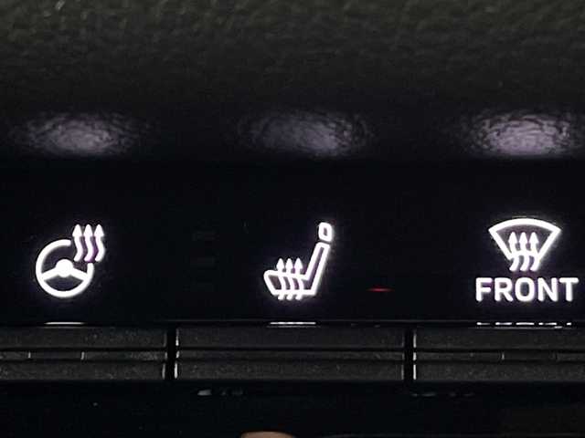 三菱 トライトン GSR 群馬県 2024(令6)年 1.9万km グラファイトグレーメタリック/ブラックマイカ 純正９型ナビ　全周囲カメラ　トノカバー　ＥＴＣ　衝突被害軽減ブレーキ　レーンアシスト　クリアランスソナー　オートマチックハイビーム　ＬＥＤ　レザーシート　シートヒーター　ステアリングヒーター　禁煙