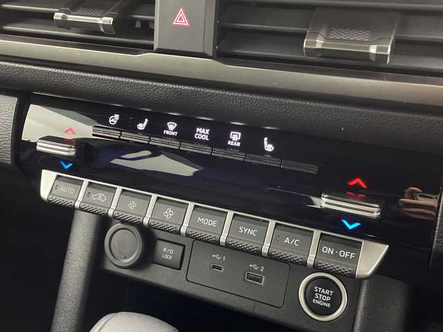 三菱 トライトン GSR 群馬県 2024(令6)年 1.9万km グラファイトグレーメタリック/ブラックマイカ 純正９型ナビ　全周囲カメラ　トノカバー　ＥＴＣ　衝突被害軽減ブレーキ　レーンアシスト　クリアランスソナー　オートマチックハイビーム　ＬＥＤ　レザーシート　シートヒーター　ステアリングヒーター　禁煙