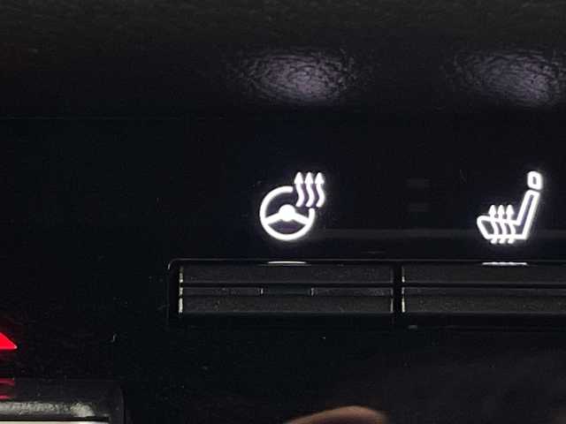 三菱 トライトン GSR 群馬県 2024(令6)年 1.9万km グラファイトグレーメタリック/ブラックマイカ 純正９型ナビ　全周囲カメラ　トノカバー　ＥＴＣ　衝突被害軽減ブレーキ　レーンアシスト　クリアランスソナー　オートマチックハイビーム　ＬＥＤ　レザーシート　シートヒーター　ステアリングヒーター　禁煙